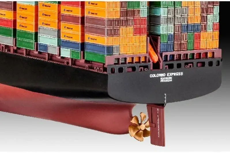 Container Ship COLOMBO EXPRESS