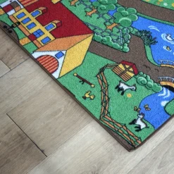 Legetæppe - Bondegård - 140 x 200 cm