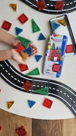 MAGNA-TILES micro MAGS Travel Tin case