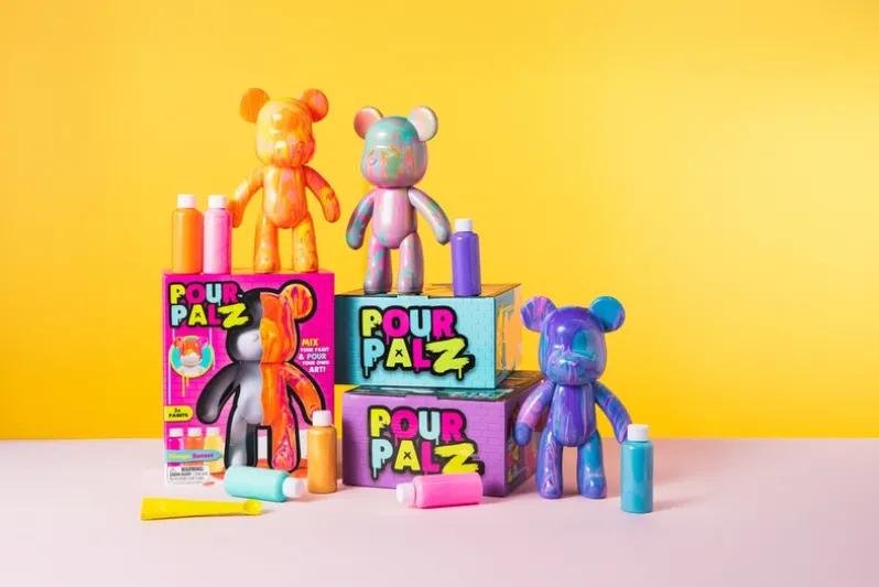 Pour Palz Bear ass